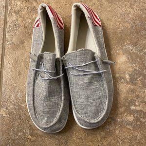 Slip on canvas shoes size 11 (44 European)